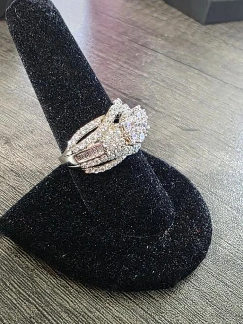 DIAMOND SIMULANT RING - SIZE 9 - Picture 2 of 4